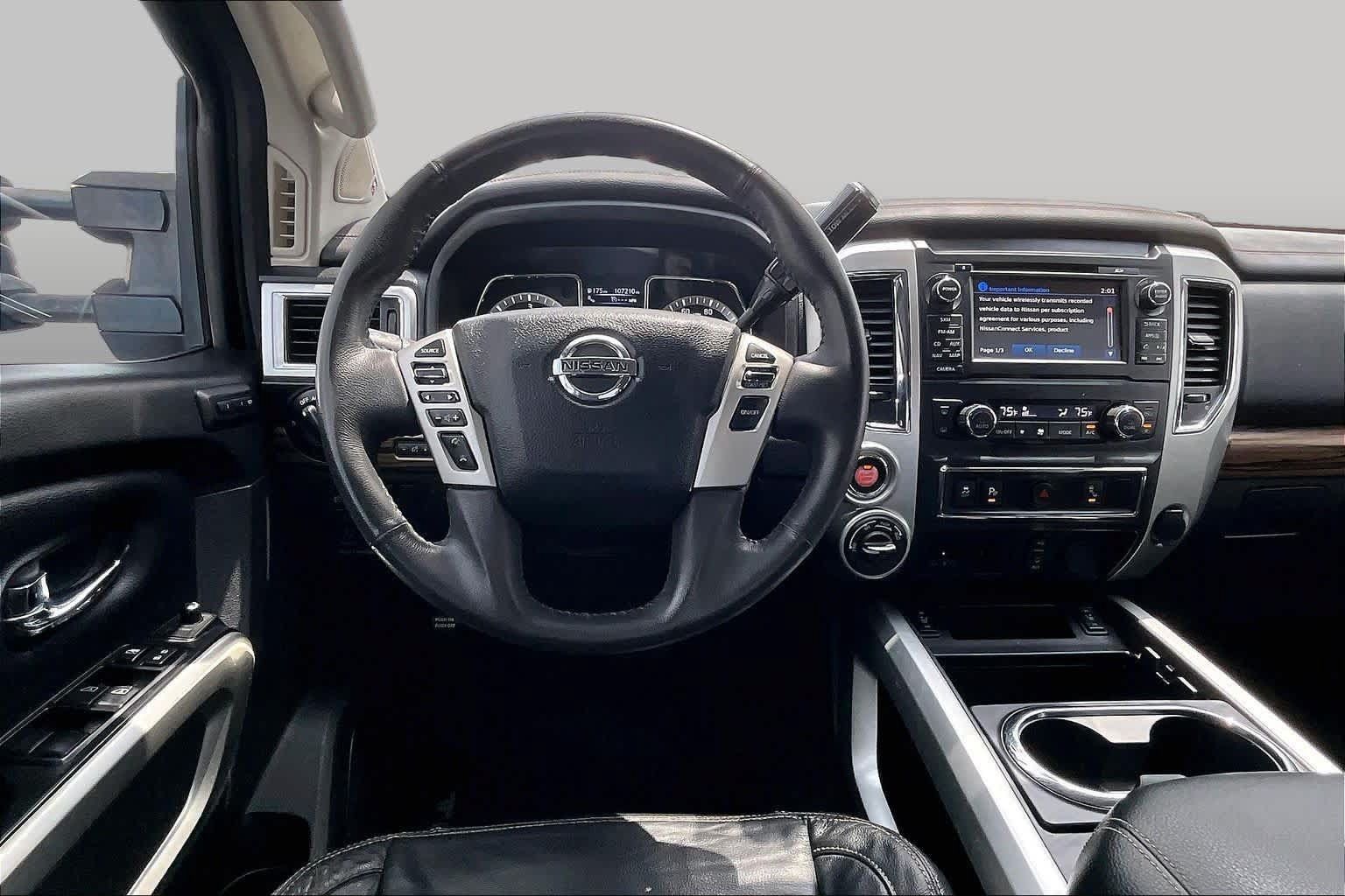 Used 2017 Nissan Titan SL AWD/4WD image 6