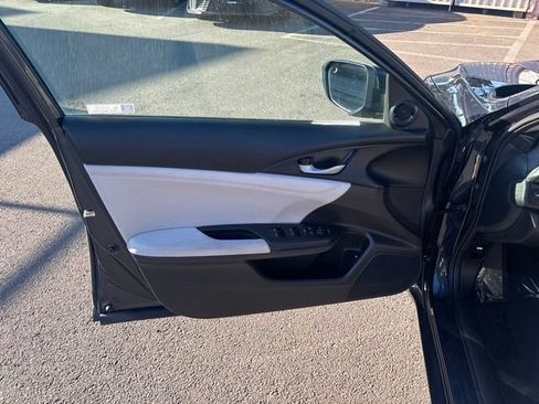 Used 2021 Honda Insight EX image 10