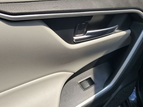 Used 2025 Toyota RAV4 XLE image 45