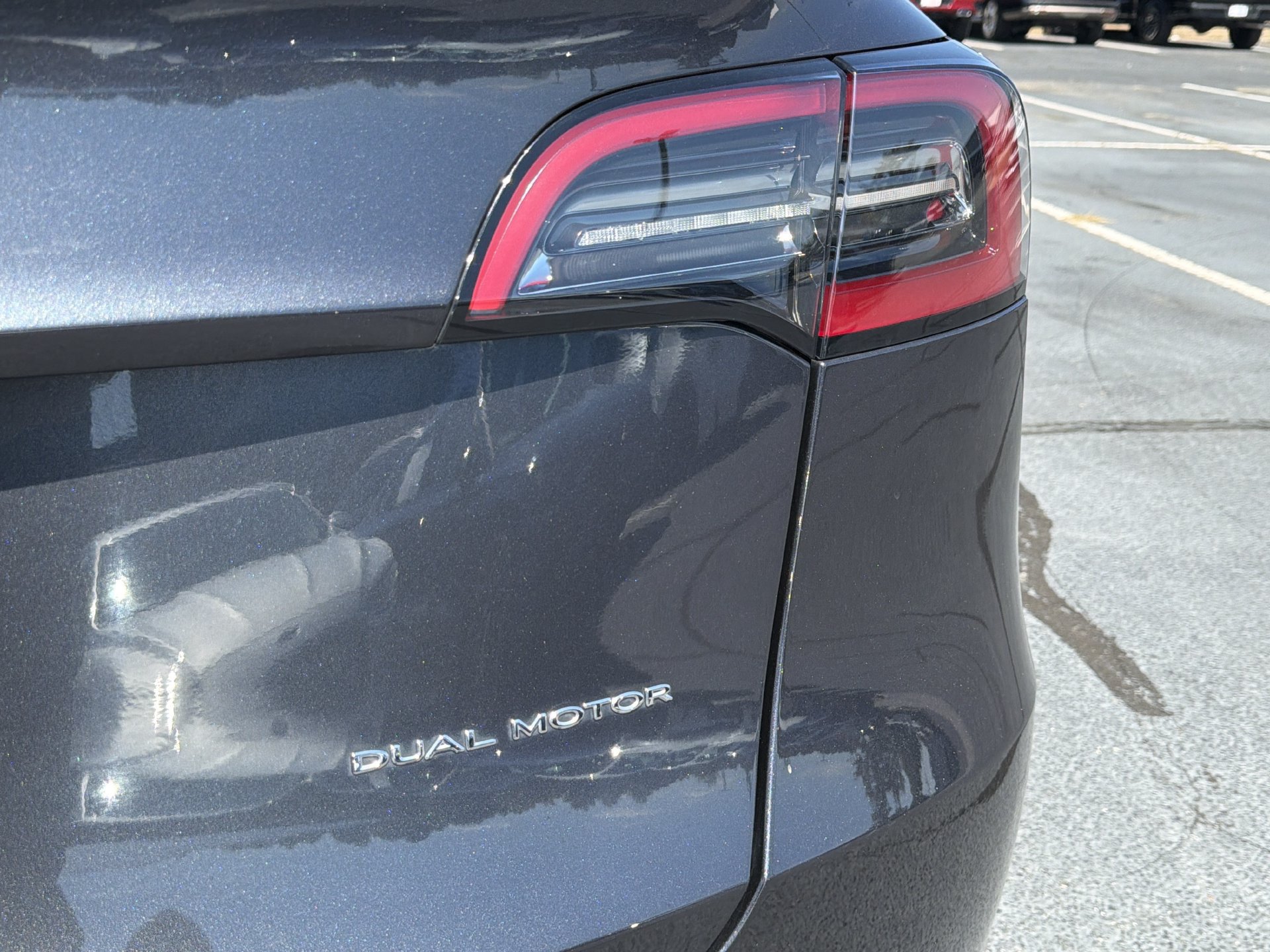 Used 2024 Tesla Model Y Long Range AWD/4WD image 25