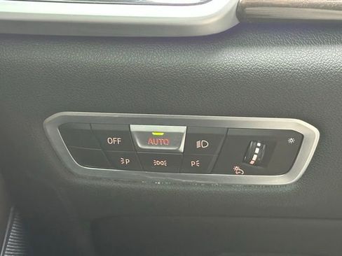 Used 2022 BMW X5 xDrive40i w/ M Sport Package image 28