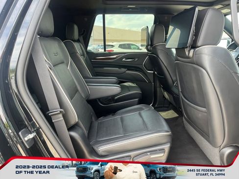 Used 2023 Cadillac Escalade Premium Luxury w/ Performance Package image 18