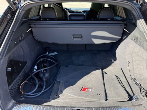 Used 2024 Audi Q8 e-tron Prestige w/ Prestige Package image 8