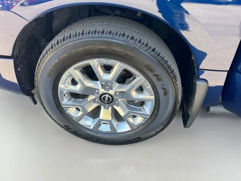 Used 2024 Nissan Titan SV w/ SV Convenience Package image 30