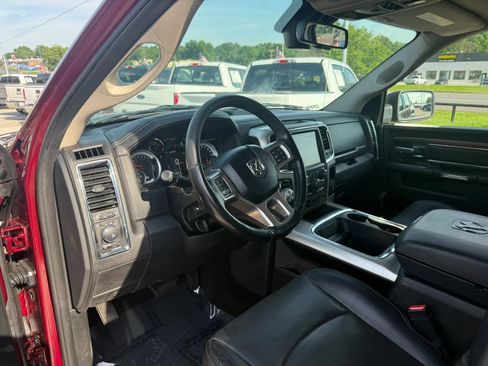 Used 2017 RAM 1500 Laramie w/ Convenience Group AWD/4WD image 16