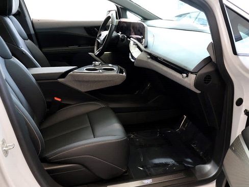 Used 2025 Cadillac Optiq Luxury 2 w/ LPO, Floor Liner Package AWD/4WD image 29