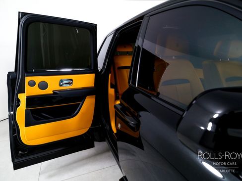 Used 2022 Rolls-Royce Cullinan image 27