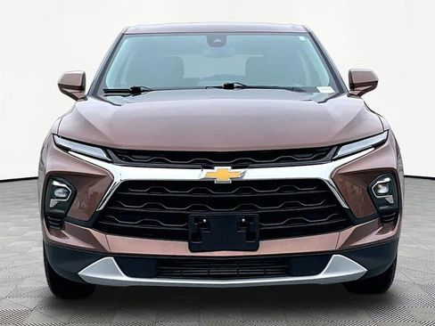 Used 2023 Chevrolet Blazer LT image 2
