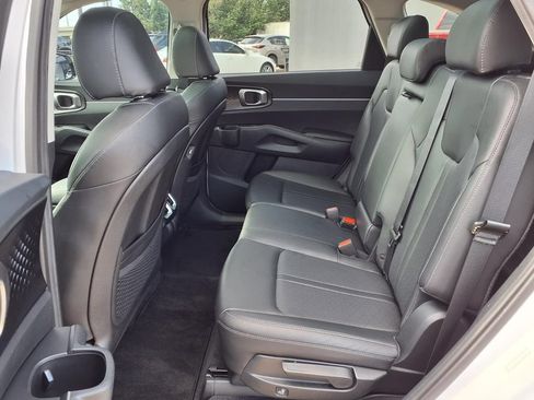 Used 2022 Kia Sorento S w/ Panoramic Sunroof Package FWD image 12
