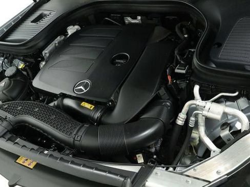 Used 2022 Mercedes-Benz GLC 300 w/ Premium Package Lite image 9