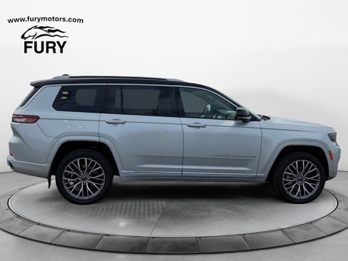 Used 2021 Jeep Grand Cherokee L Summit AWD/4WD image 3