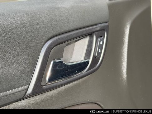 Used 2017 Chevrolet Tahoe LT w/ Luxury Package RWD image 15