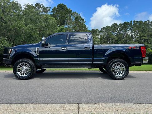 Used 2022 Ford F250 Lariat w/ Lariat Ultimate Package AWD/4WD image 8