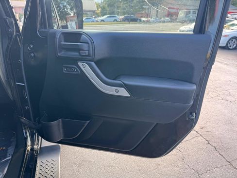 Used 2015 Jeep Wrangler Unlimited Sahara w/ Dual Top Group image 26