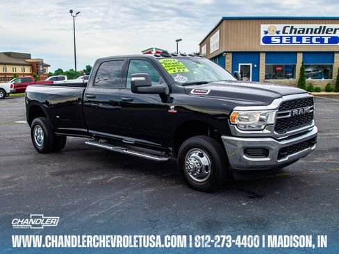 Used 2024 RAM 3500 Tradesman w/ Chrome Appearance Group AWD/4WD image 1