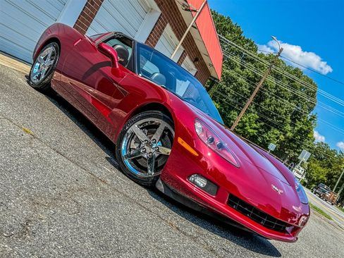 Used 2007 Chevrolet Corvette Coupe w/ Preferred Equipment Group RWD image 30