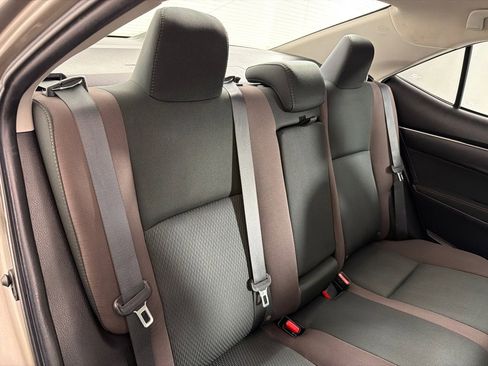 Used 2019 Toyota Corolla LE image 21