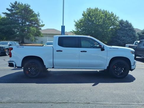 Used 2022 Chevrolet Silverado 1500 RST w/ Redline Edition AWD/4WD image 4
