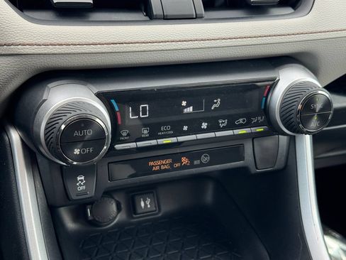 Certified 2019 Toyota RAV4 XLE AWD/4WD image 23
