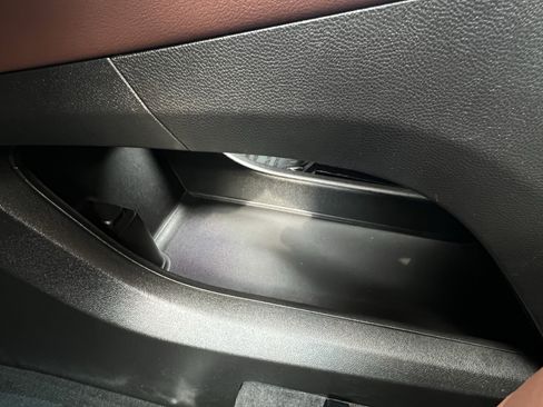 Used 2021 Buick Enclave Avenir w/ Avenir Technology Package image 16