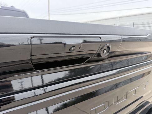 Used 2025 Ford F450 Platinum w/ FX4 Off-Road Package image 18