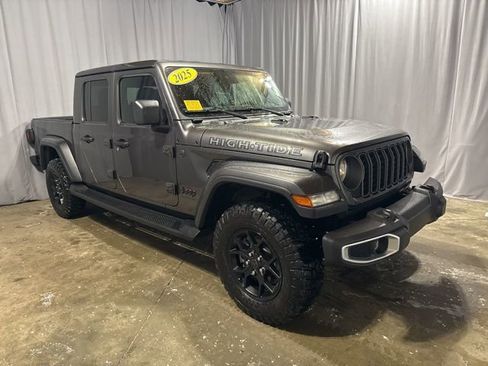 Used 2025 Jeep Gladiator High Tide image 9