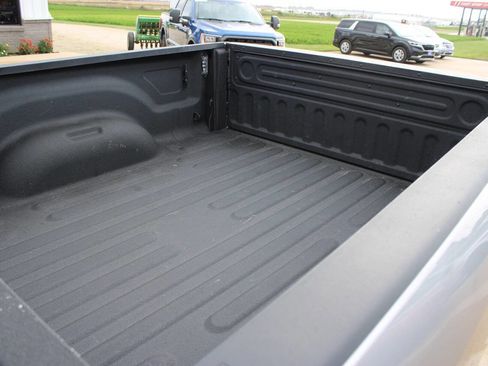 Used 2024 RAM 2500 Big Horn w/ Bed Utility Group image 9