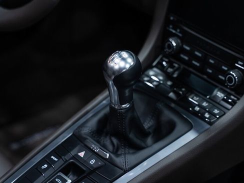 Used 2022 Porsche 718 Boxster RWD image 56