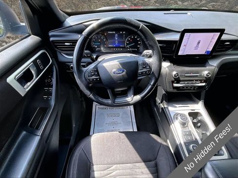 Used 2020 Ford Explorer XLT AWD/4WD image 5