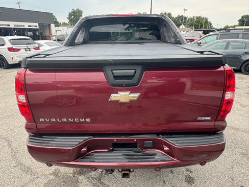 Used 2009 Chevrolet Avalanche LT w/ Convenience Package #1 AWD/4WD image 7