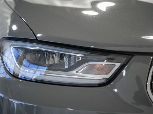 Used 2025 Chrysler Pacifica Select FWD image 14