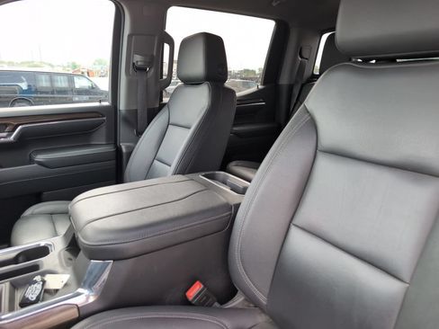 Used 2024 Chevrolet Silverado 1500 LT Trail Boss w/ Convenience Package II AWD/4WD image 15