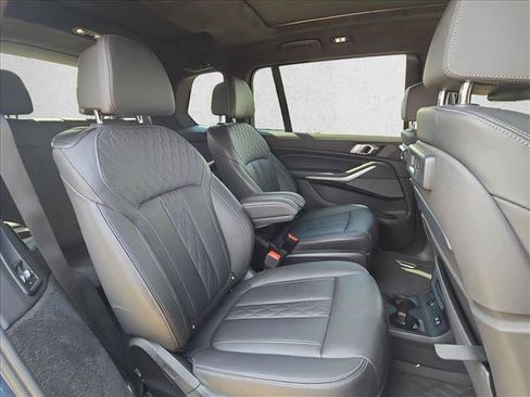 Used 2022 BMW X7 M50i AWD/4WD image 18