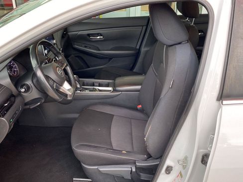 Used 2022 Nissan Sentra SV FWD image 19