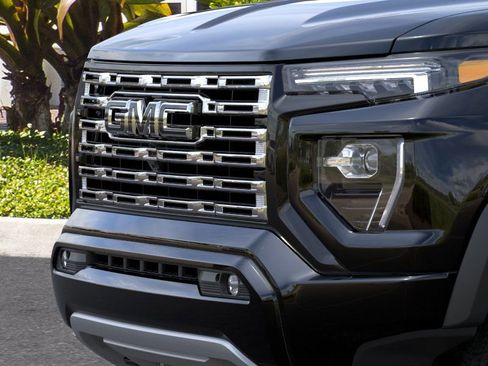 New 2026 GMC Canyon Denali w/ LPO, Black Badging Package AWD/4WD image 13