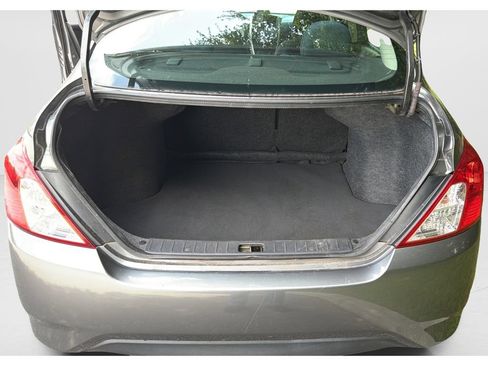 Used 2019 Nissan Versa SV FWD image 10