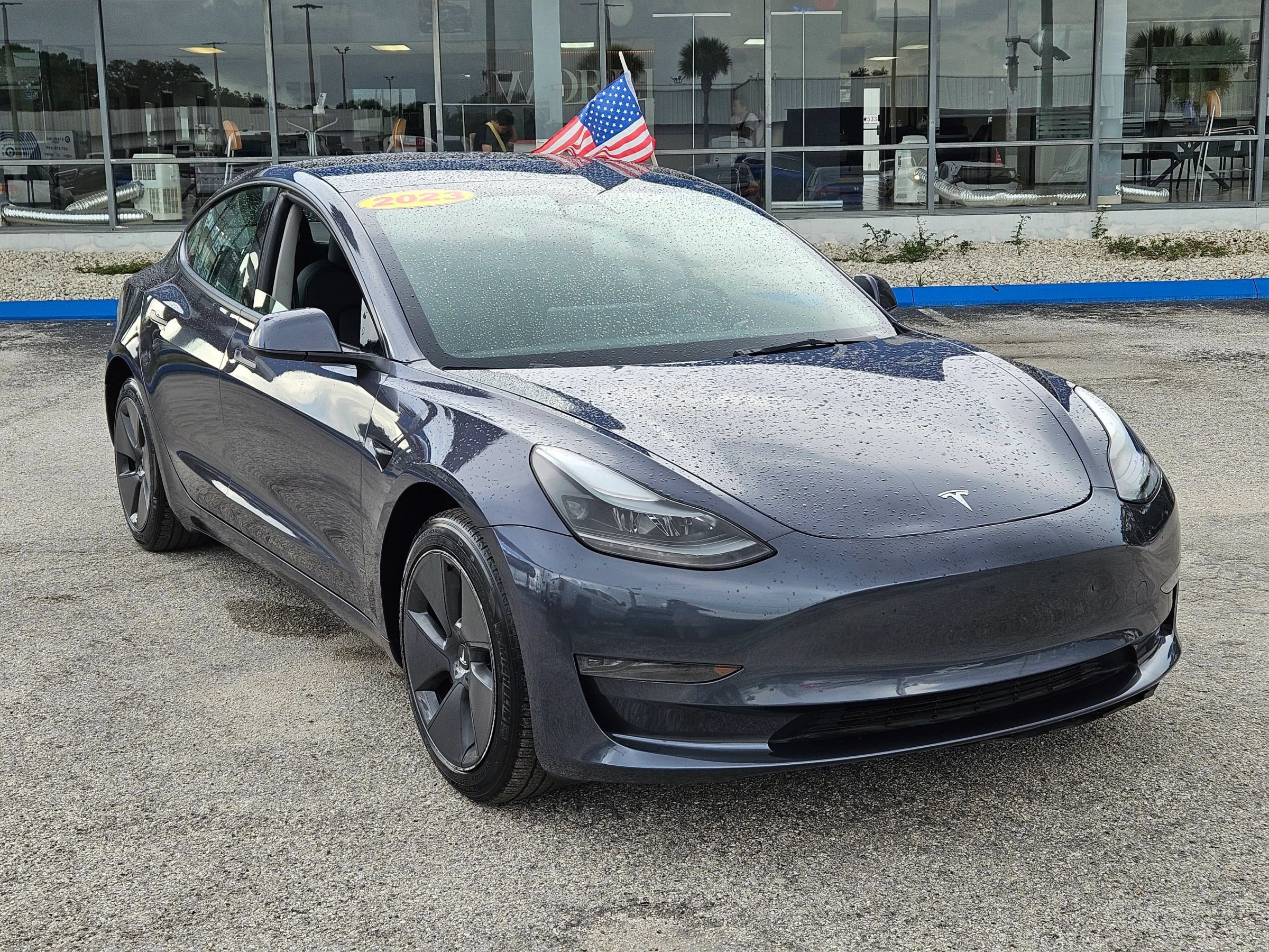 Used 2023 Tesla Model 3 Standard Range RWD image 2