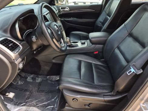 Used 2018 Jeep Grand Cherokee Limited AWD/4WD image 8