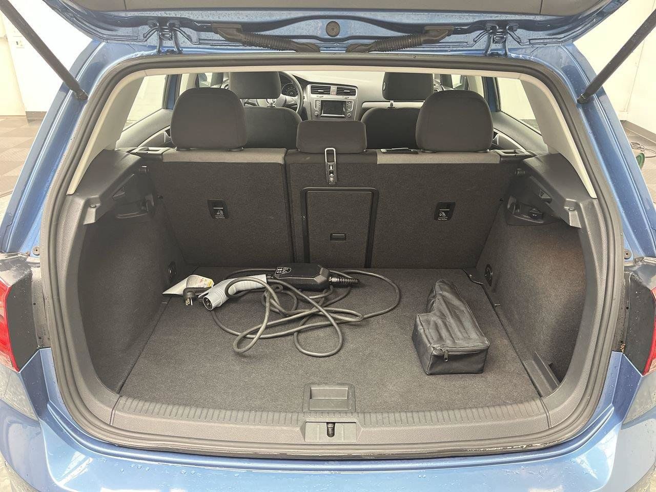 Used 2015 Volkswagen e-Golf Limited Edition FWD image 3