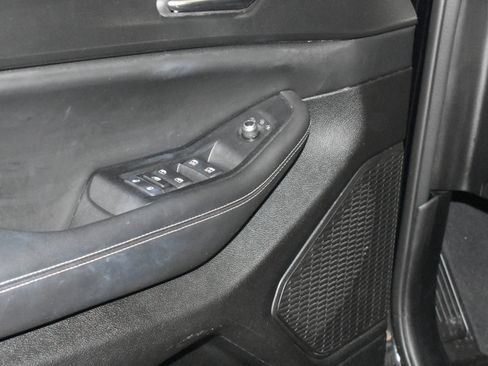 Used 2023 Jeep Grand Cherokee Laredo X image 24