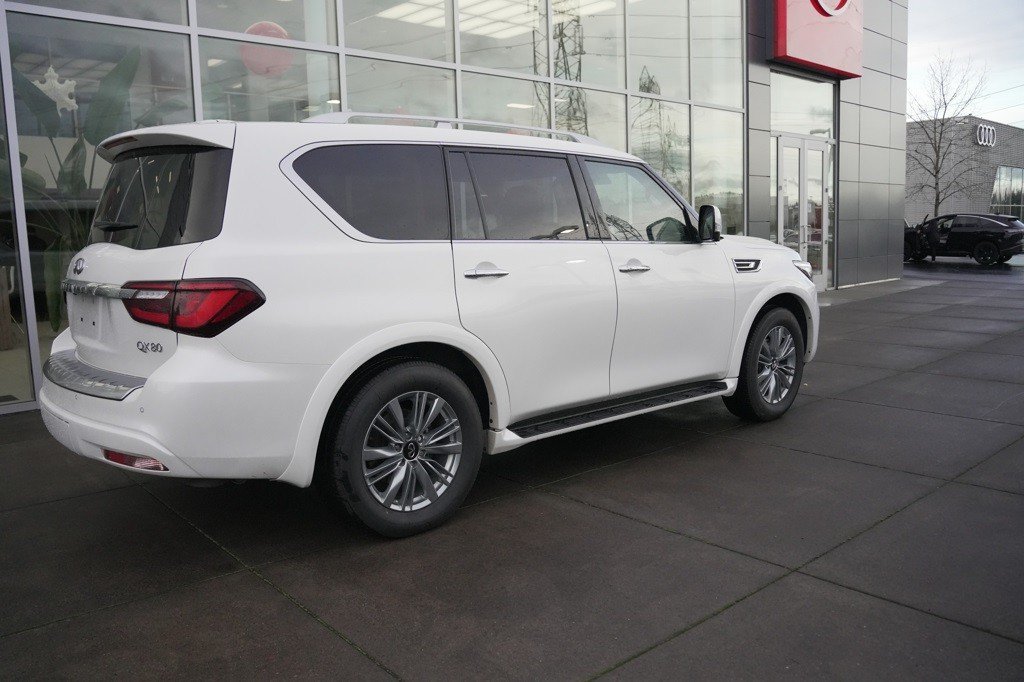 Used 2024 INFINITI QX80 Luxe AWD/4WD image 3