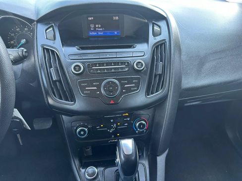 Used 2016 Ford Focus SE FWD image 12