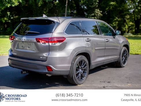 Used 2019 Toyota Highlander SE AWD/4WD image 6