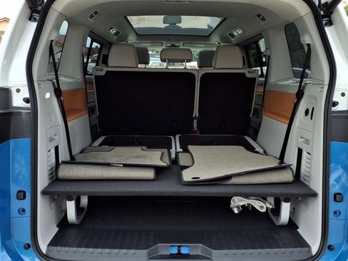 Certified 2025 Volkswagen ID. Buzz 1st Edition RWD image 9