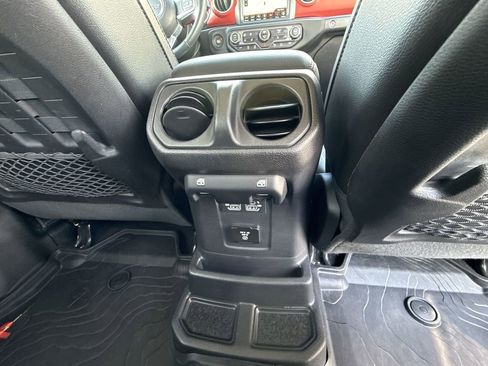 Used 2021 Jeep Wrangler Unlimited Rubicon AWD/4WD image 17