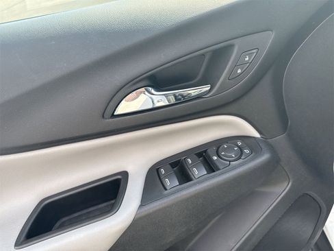 Used 2022 Chevrolet Equinox LS w/ LS Convenience Package image 21