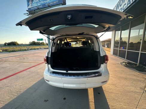 Used 2015 INFINITI QX80 Luxe w/ 22" Wheel Package image 9