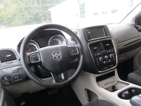 Used 2015 Dodge Grand Caravan SXT w/ Security Group FWD image 7