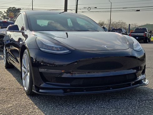 Used 2018 Tesla Model 3 Performance image 5