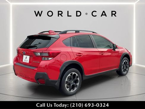 Used 2021 Subaru Crosstrek 2.0i Premium w/ Moonroof Package image 3